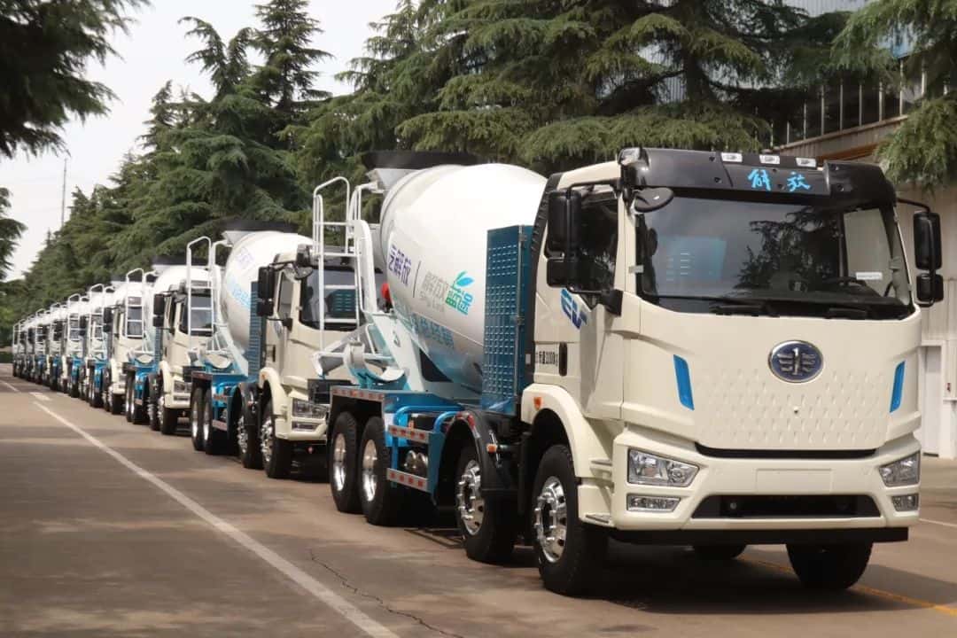 中集車輛新能源攪拌車，硬核助力西南地區(qū)重點工程建設(shè)